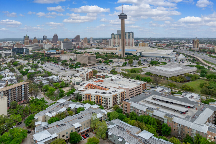 100 Labor St, San Antonio, TX for rent - Building Photo - Image 3 of 10