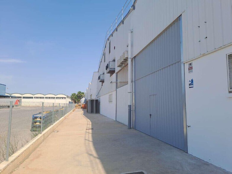 Industrial in Riba-roja de Túria, Valencia to rent - Building Photo - Image 3 of 3