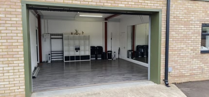 Handcross Rd, Horsham to rent Interior Photo- Image 1 of 4