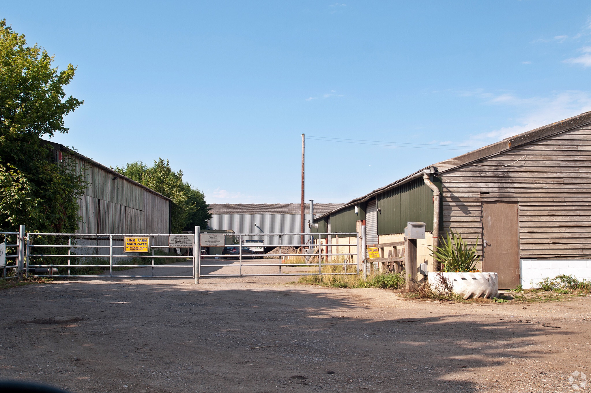 Storrington Rd, Pulborough to rent Building Photo- Image 1 of 6