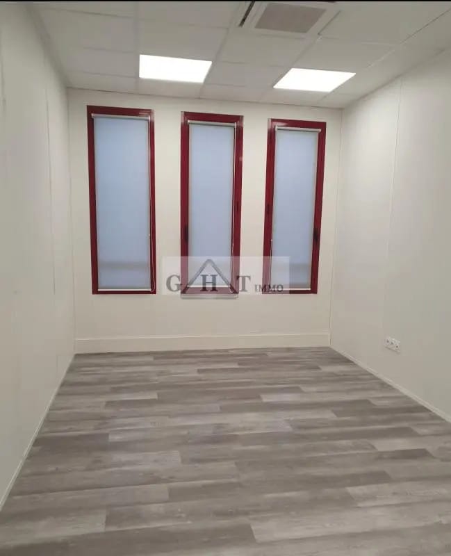 Location Bureaux 40 m² - Photo 1