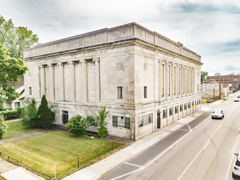 8200 Mack Ave, Detroit, MI for sale - Building Photo - Image 2 of 4