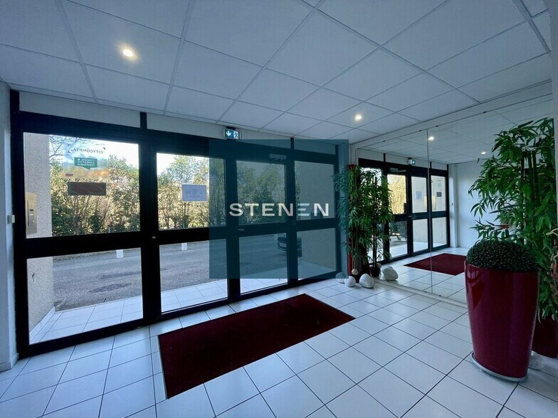 Office in Marseille for sale - Lobby - Image 3 of 10