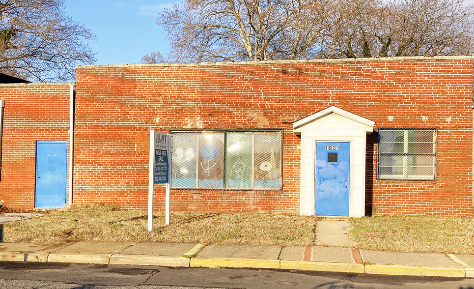 1621 N Heald St. & 1620 N Thatcher St. portfolio of 2 properties for sale on LoopNet.co.uk - Building Photo - Image 1 of 4