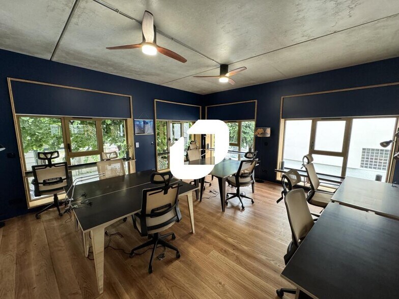 Office in Ivry-sur-Seine to rent - Interior Photo - Image 2 of 6