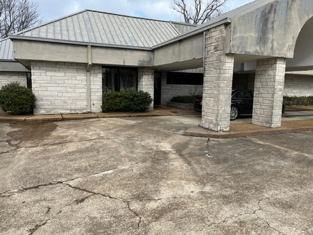 1464 Medical Park Cir, Tupelo, MS for sale - Building Photo - Image 2 of 13