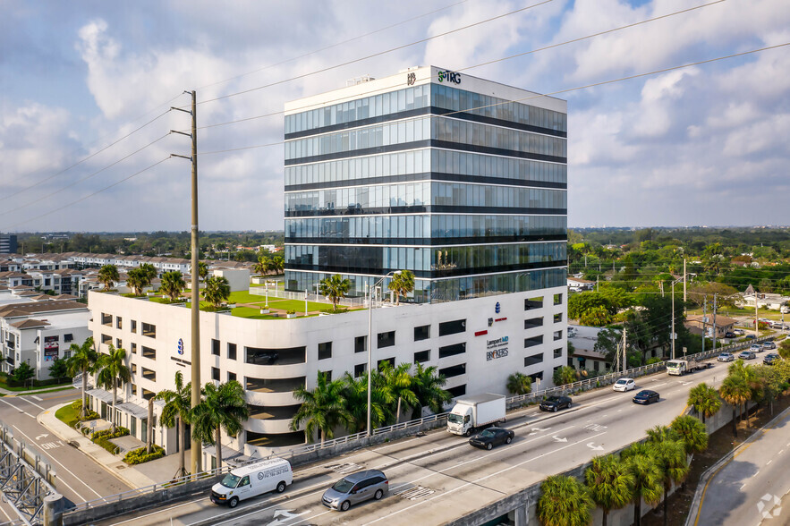 20200 W Dixie Hwy, Aventura, FL for rent - Building Photo - Image 1 of 7