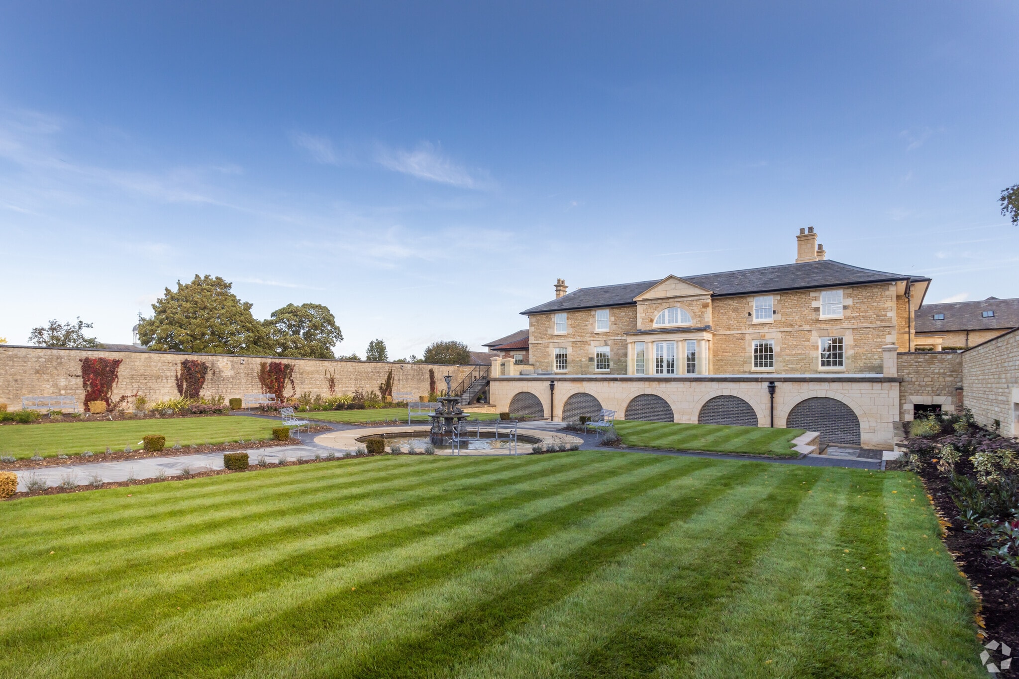 Alderton Rd, Towcester NN12 7LS Grafton House UK