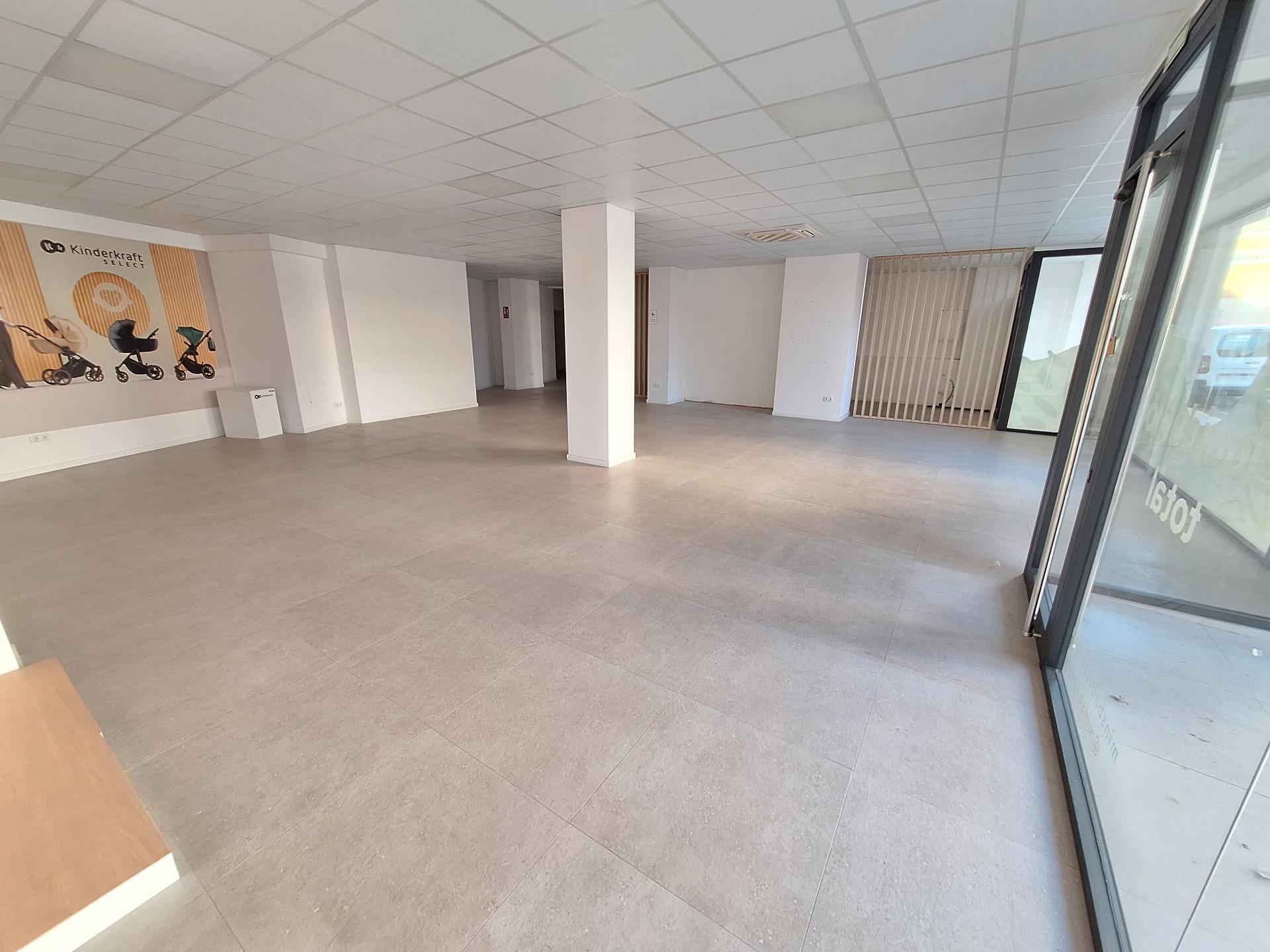 Retail in Igualada, Barcelona to rent Interior Photo- Image 1 of 21