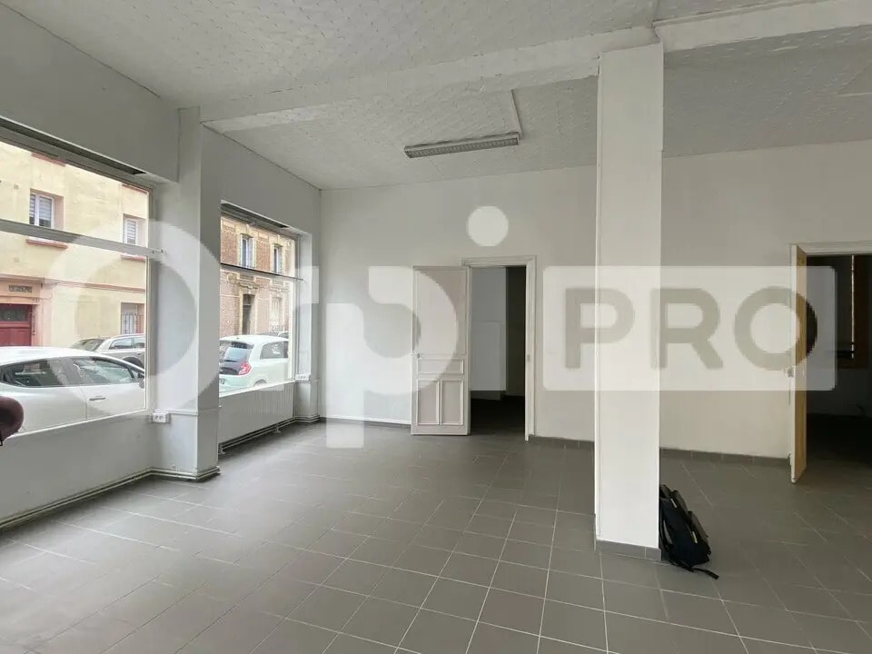 Retail in Le Havre for sale Interior Photo- Image 1 of 7