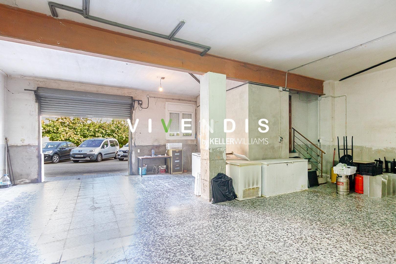 Retail in Sant Andreu de la Barca, Barcelona for sale Primary Photo- Image 1 of 2