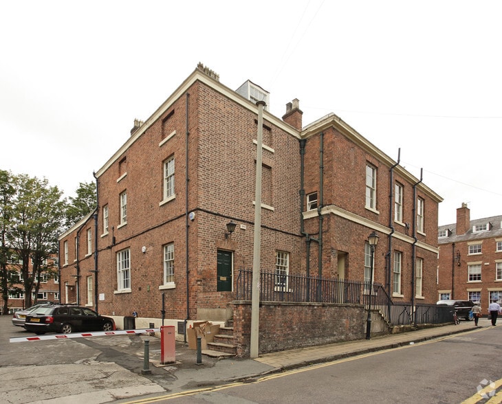 85 Lower Watergate St, Chester to rent - Building Photo - Image 2 of 5