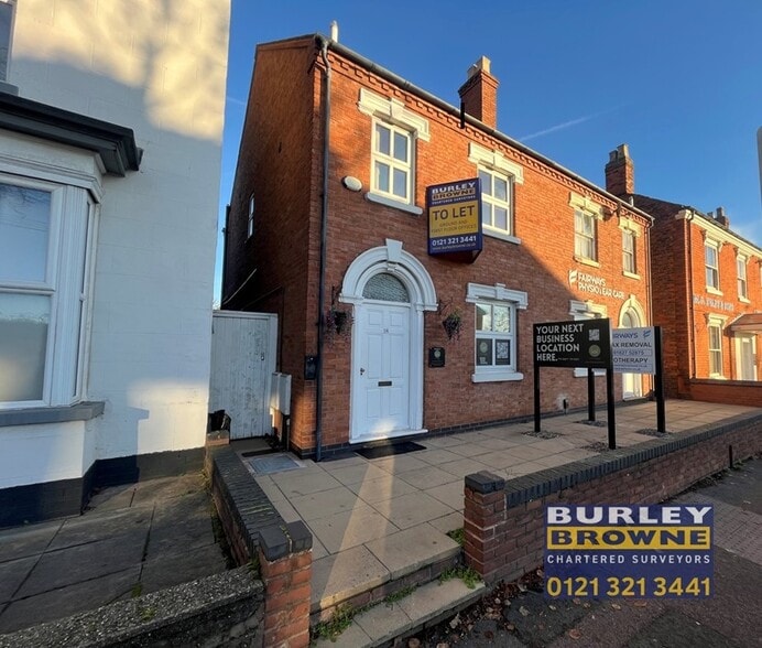 18-19 Albert Rd, Tamworth to rent - Building Photo - Image 1 of 3