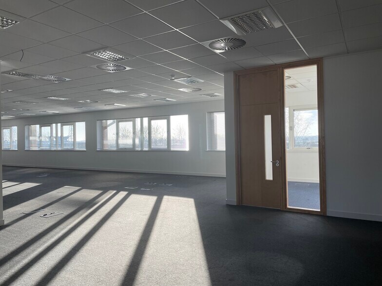 3 Percy Rd, Huntingdon to rent - Building Photo - Image 3 of 4