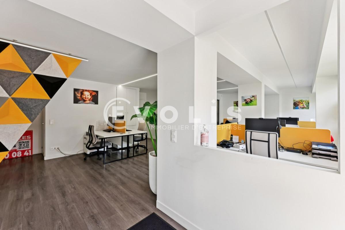 Office in Saint-Maur-des-Fossés to rent Interior Photo- Image 1 of 12