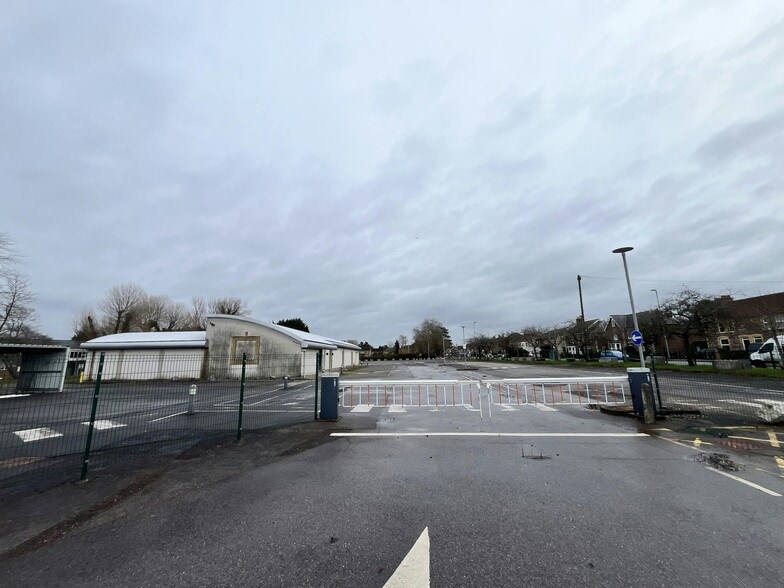 Station Rd, Yate to rent - Building Photo - Image 3 of 7