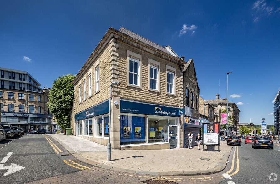 8 Market St, Huddersfield for sale - Primary Photo - Image 1 of 1