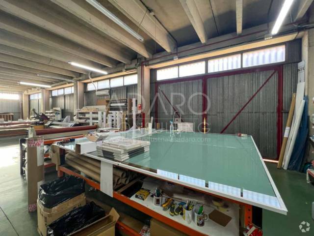 Industrial in Leganés, Madrid to rent - Building Photo - Image 2 of 25