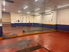 Marsh Hl, Birmingham to rent Interior Photo- Image 1 of 6