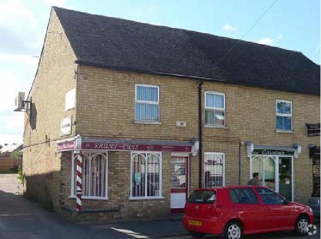 25-29 Huntingdon St, St Neots to rent - Primary Photo - Image 1 of 1