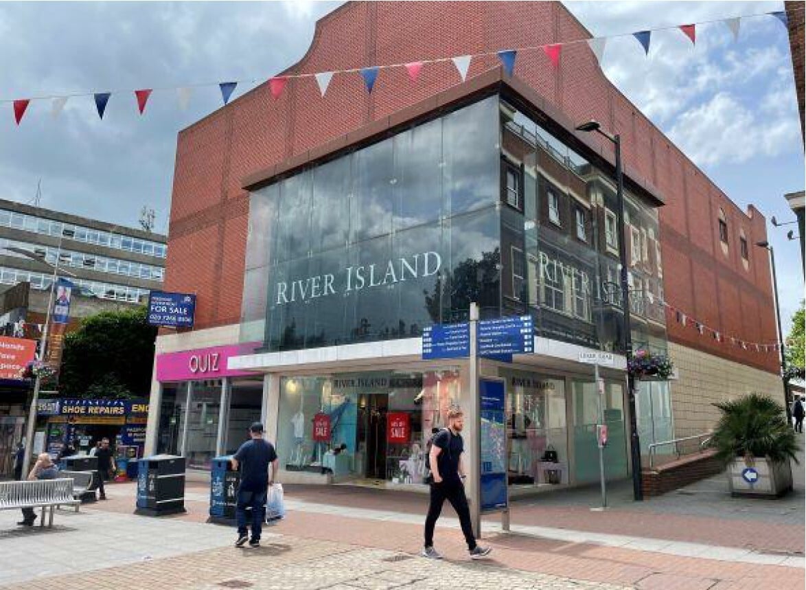 117 High St, Southend On Sea to rent Building Photo- Image 1 of 2
