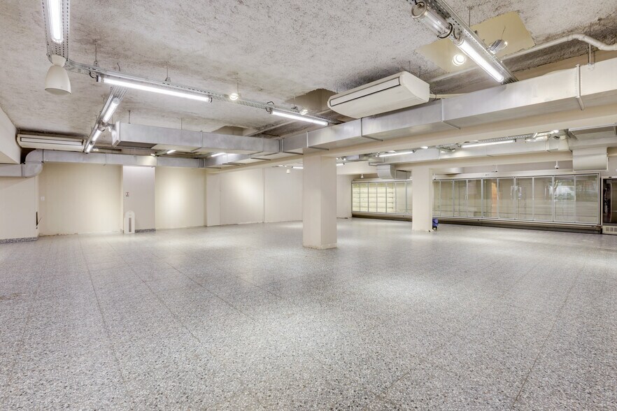 Office in Paris for sale - Building Photo - Image 2 of 8