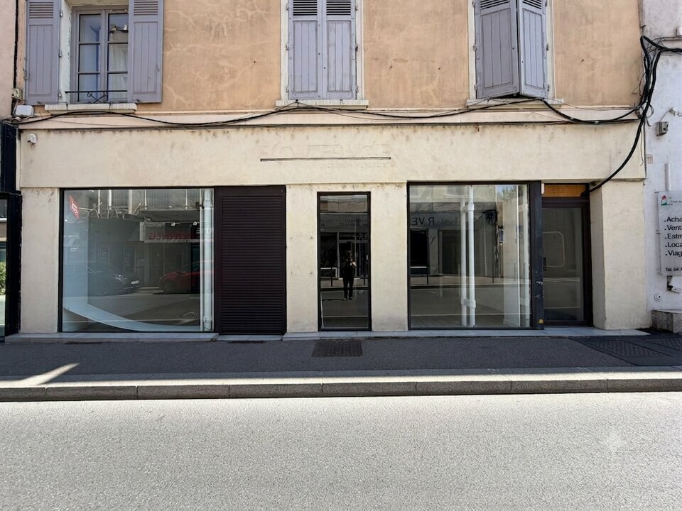 157 Grande Rue, OULLINS-PIERRE-BÉNITE to rent Building Photo- Image 1 of 11