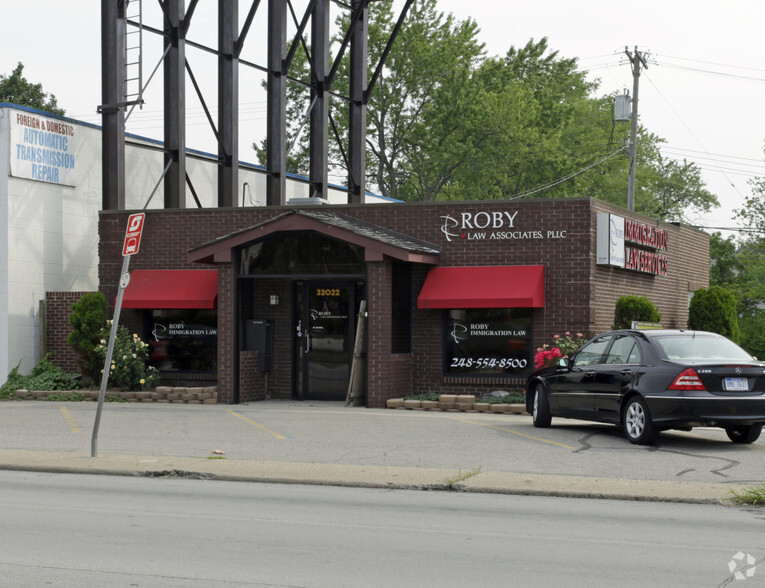 32022 Woodward Ave, Royal Oak, MI for rent - Building Photo - Image 1 of 2