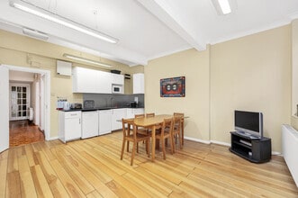 22 John St, London to rent Interior Photo- Image 2 of 4