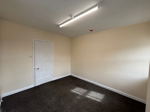 Unit 7A Link Business Centre, Link Way, Malvern to rent Interior Photo- Image 1 of 6