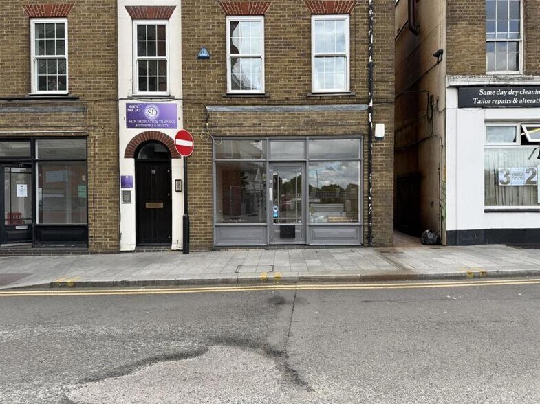 19 Stone St, Gravesend to rent - Building Photo - Image 1 of 2