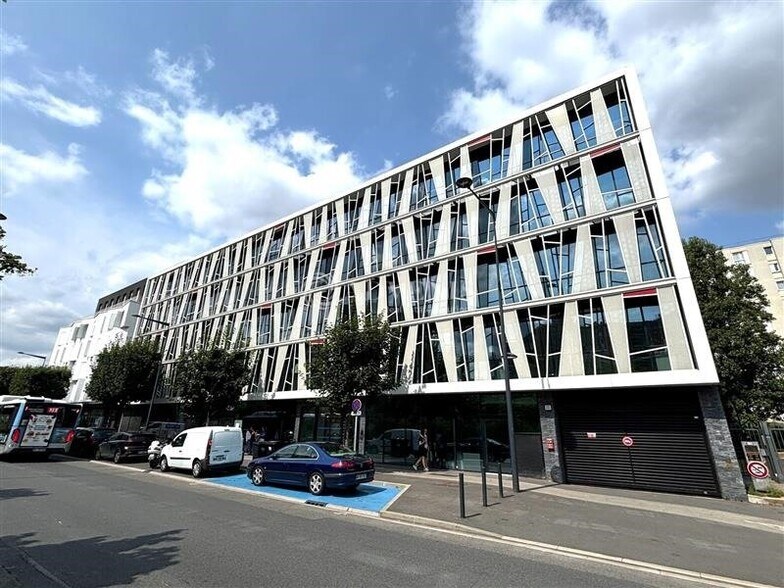 Office in Maisons-Alfort to rent - Building Photo - Image 1 of 8