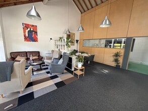 1-32 Hyde St, Winchester to rent Interior Photo- Image 2 of 5