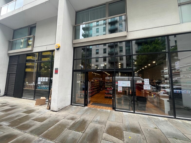 38 Lanterns Way, London to rent - Building Photo - Image 2 of 13