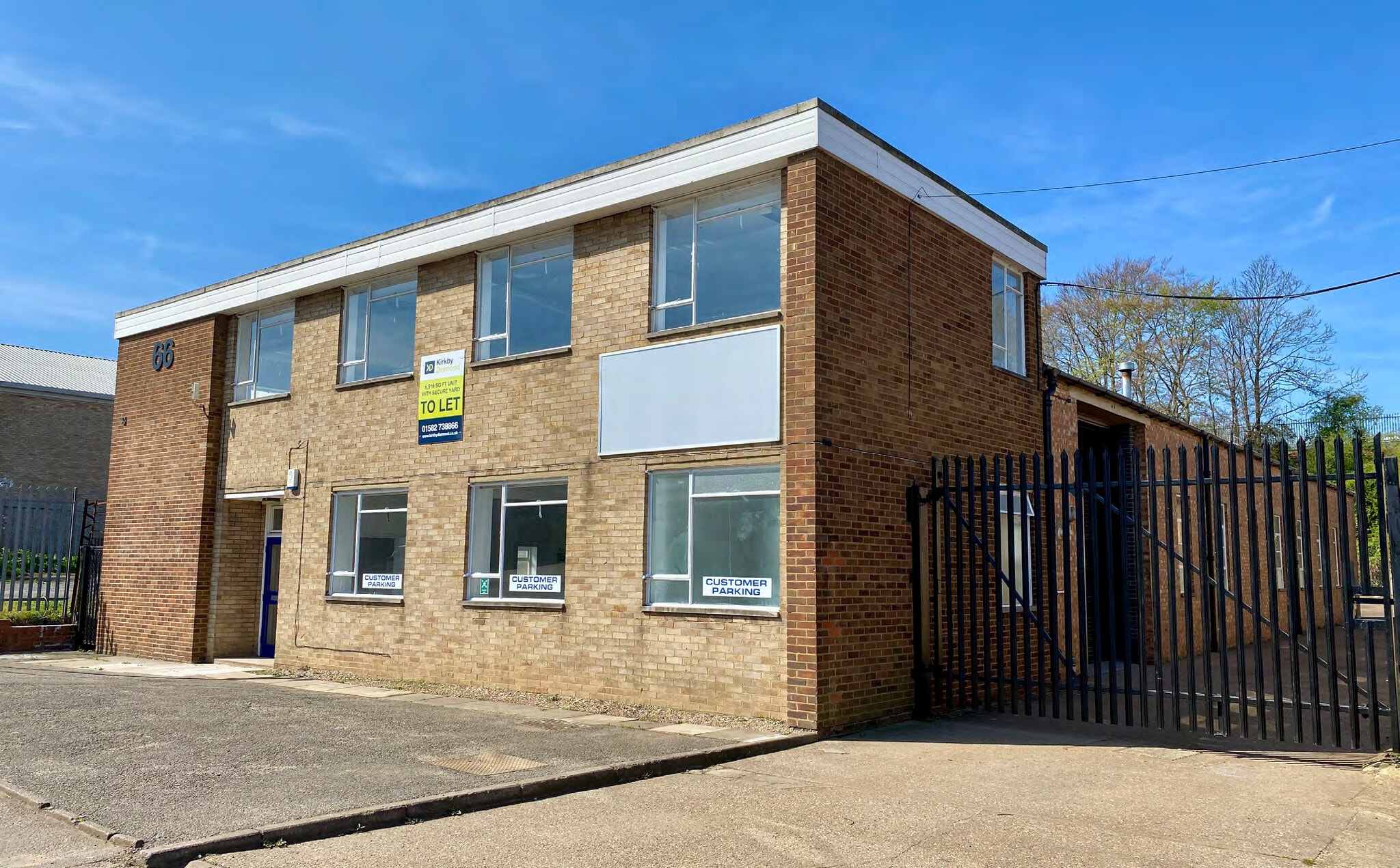 66 Bilton Way, Luton to rent Building Photo- Image 1 of 4