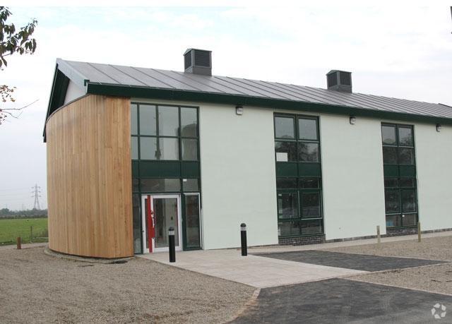 Lytham Rd, Clifton to rent - Building Photo - Image 2 of 2