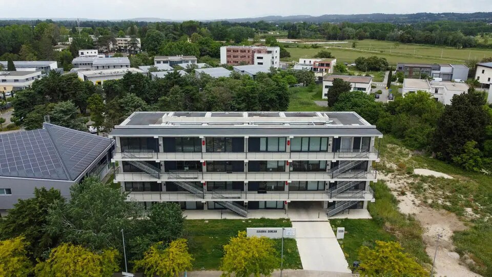 Office in Avignon to rent Building Photo- Image 1 of 7