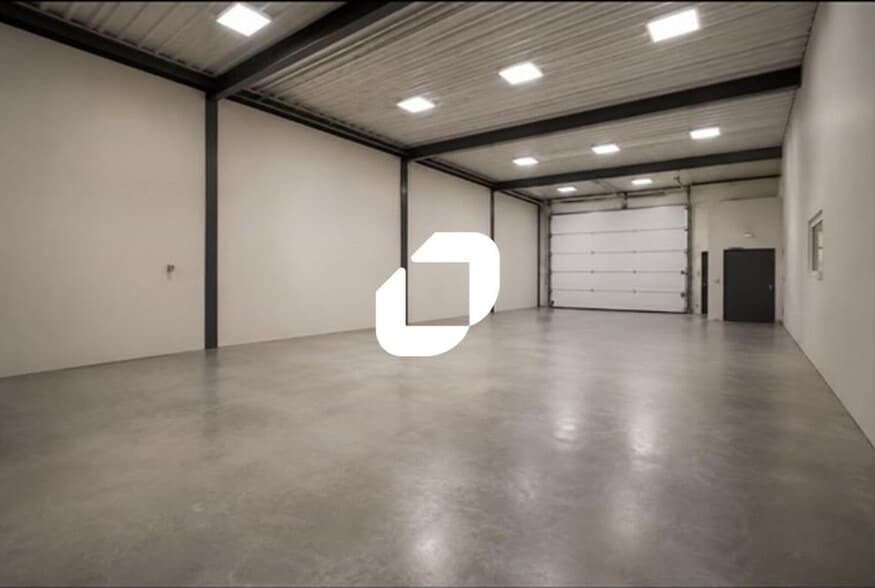 Light Industrial in Bussy Saint Georges for sale - Interior Photo - Image 1 of 1