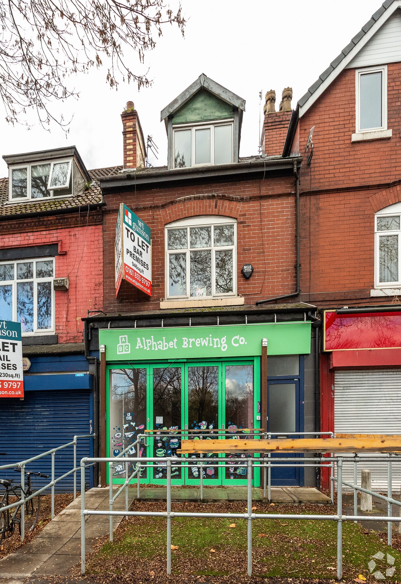 127 Manchester Rd, Manchester for sale Primary Photo- Image 1 of 1