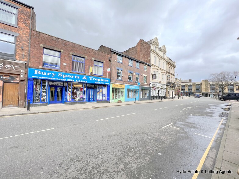 12 Bolton St, Bury to rent - Primary Photo - Image 1 of 11
