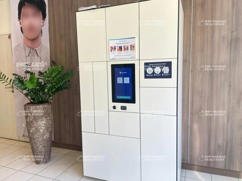 Office in Aix-en-Provence to rent - Building Photo - Image 3 of 18