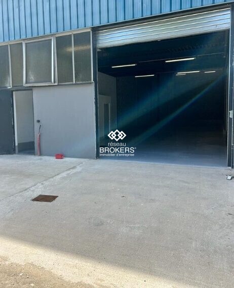 Industrial in Noisy Le Grand to rent - Building Photo - Image 3 of 4