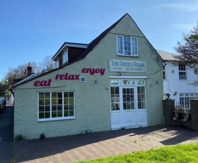 Needles Bank, Godstone for sale - Primary Photo - Image 1 of 1