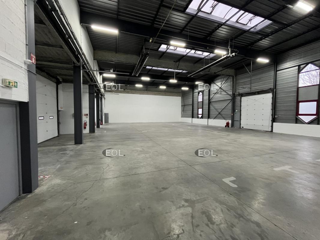 Industrial in Élancourt to rent Interior Photo- Image 1 of 17