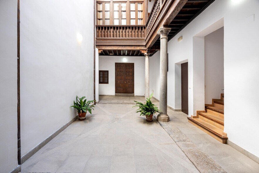 Office in Granada, Granada for sale - Building Photo - Image 2 of 17