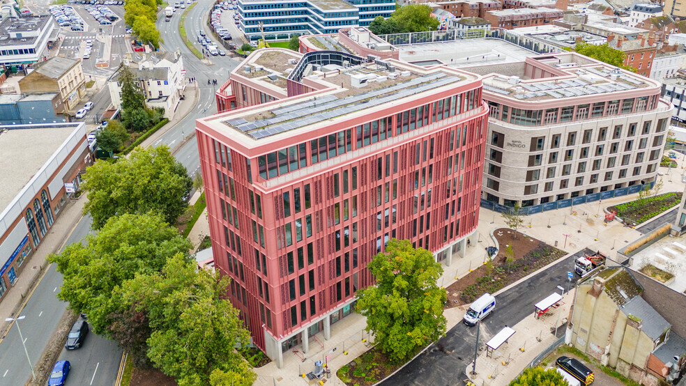 5-7 Cathedral Walk, Gloucester to rent - Aerial - Image 2 of 4