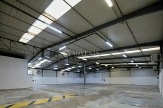 Light Industrial in Morangis for sale Interior Photo- Image 2 of 3