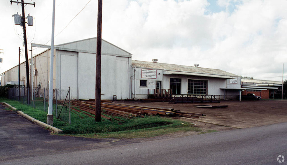 3601 W 12th St, Houston, TX for rent - Building Photo - Image 1 of 2