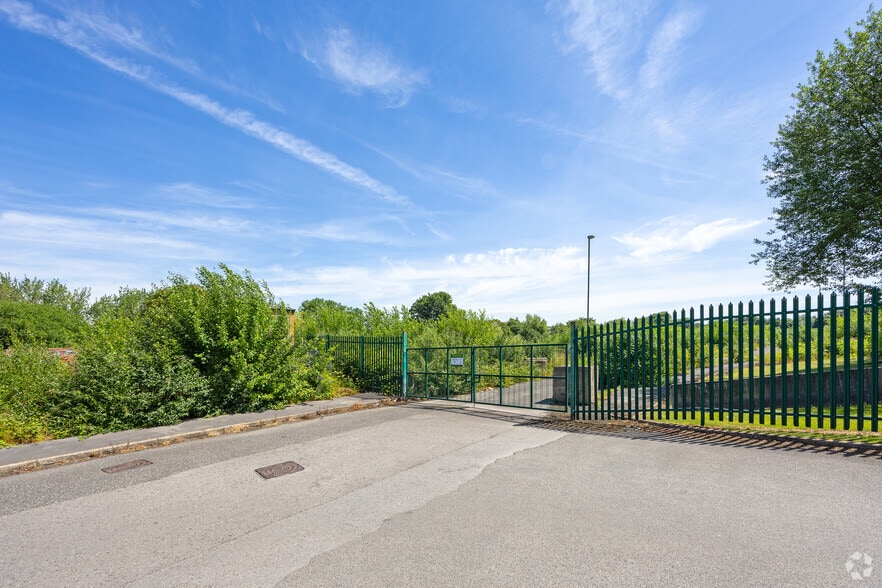 Waterside Way, Wakefield for sale - Primary Photo - Image 1 of 2