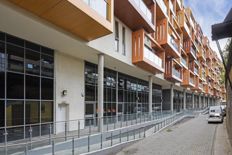 83 Crampton St, London to rent - Building Photo - Image 2 of 6